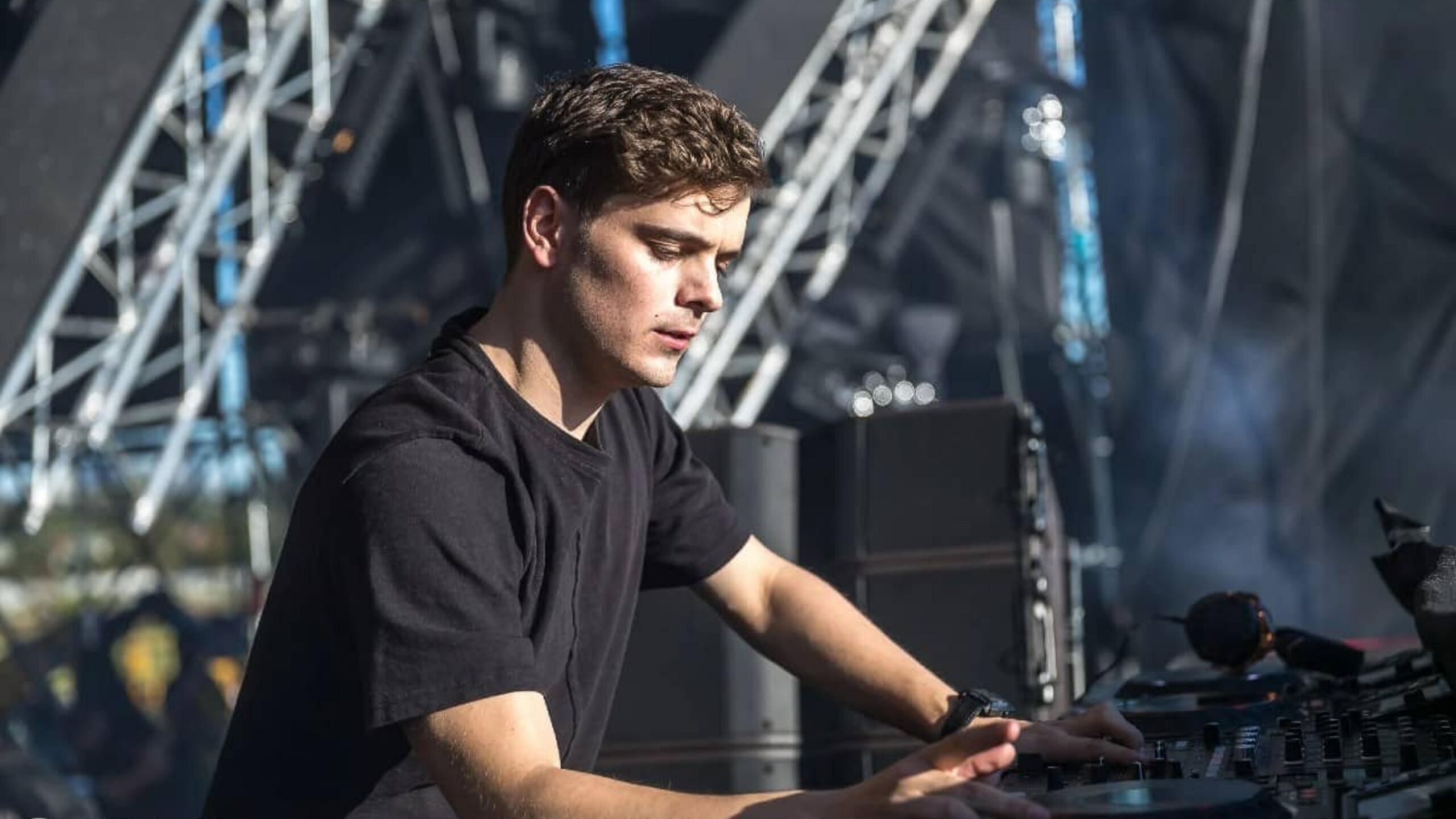 Martin Garrix Takes You On His South America Tour In Episode 4 Of The Martin Garrix Show 